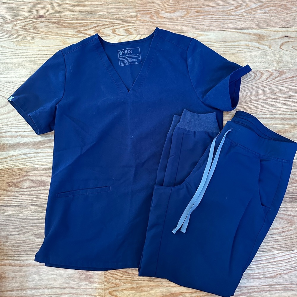 Figs navy blue three pocket scrub top and joggers